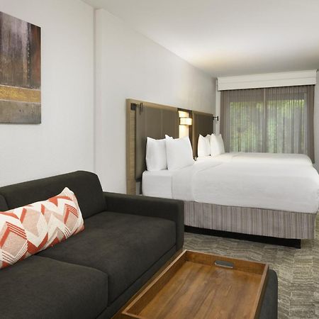 Springhill Suites Нюнан Екстериор снимка