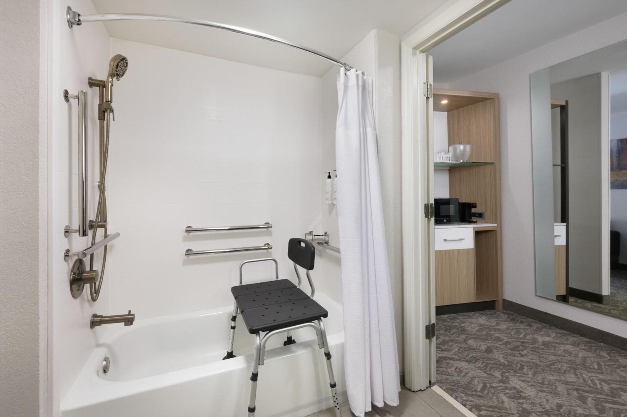 Springhill Suites Нюнан Екстериор снимка