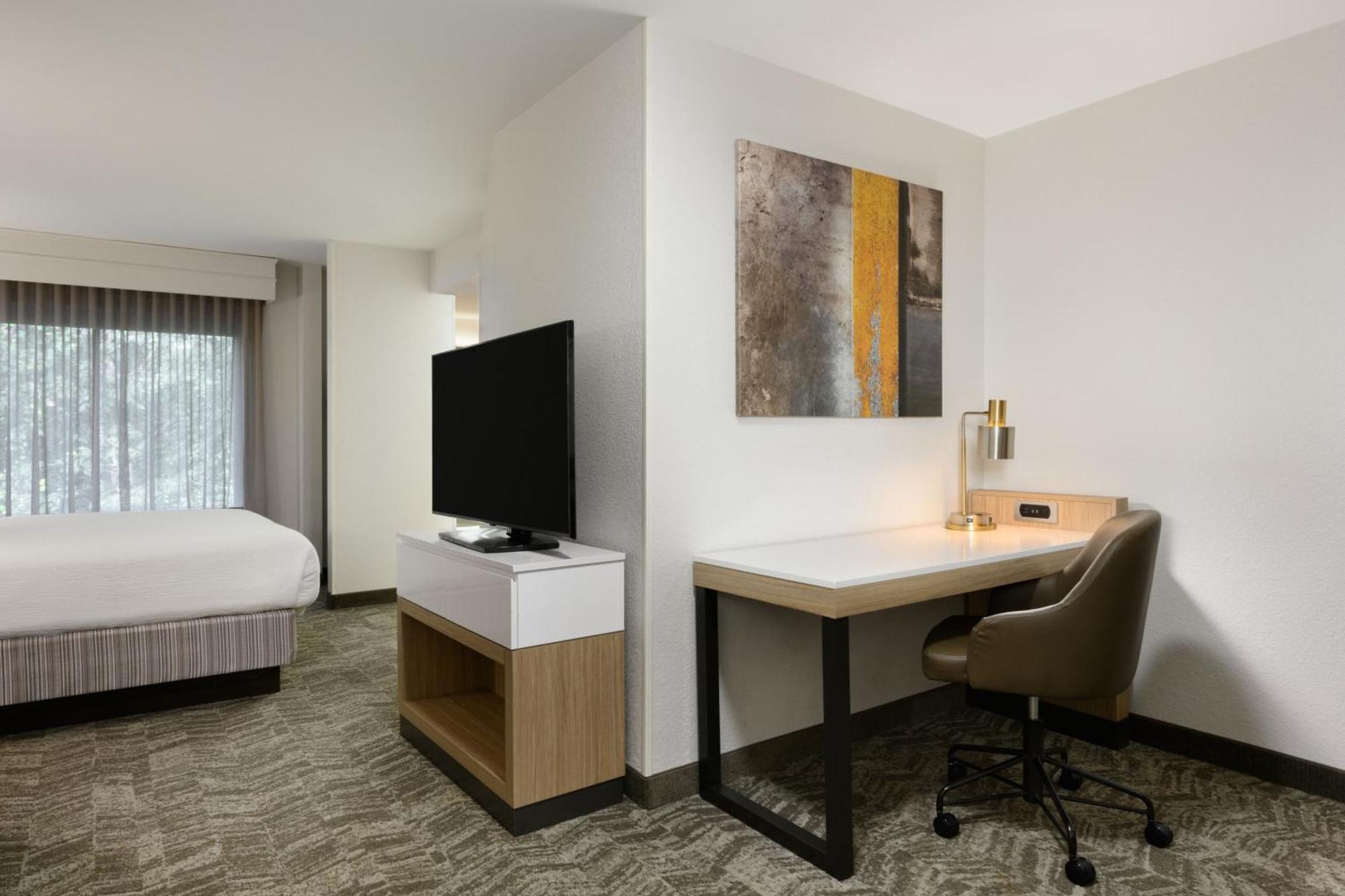 Springhill Suites Нюнан Екстериор снимка