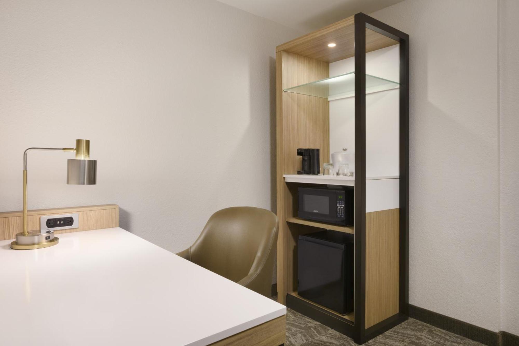 Springhill Suites Нюнан Екстериор снимка