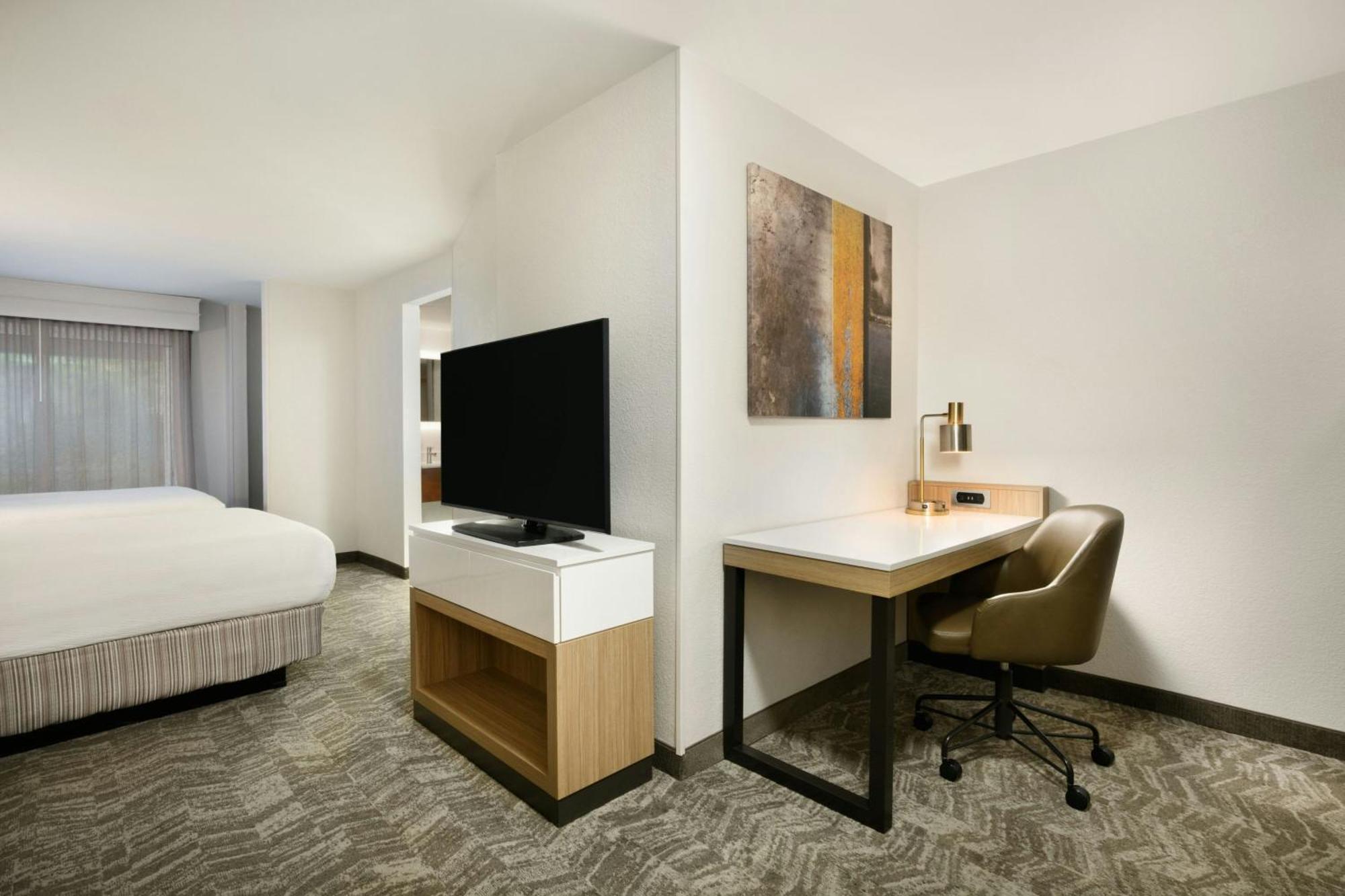 Springhill Suites Нюнан Екстериор снимка